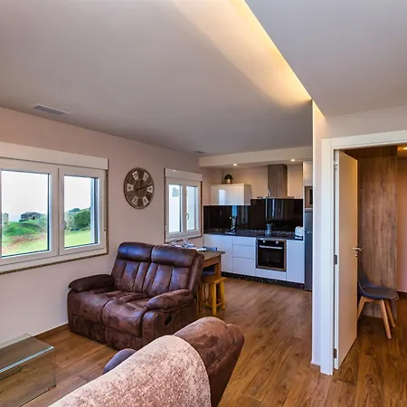 Tourinan Mar Apartment